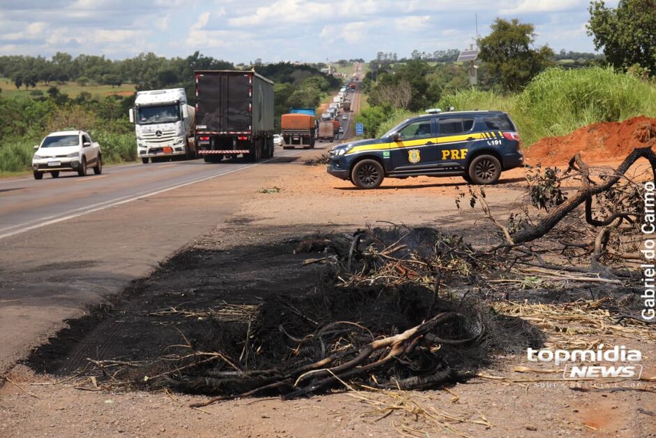 O tr&acirc;nsito voltou ao fluxo normal ap&oacute;s quase seis horas