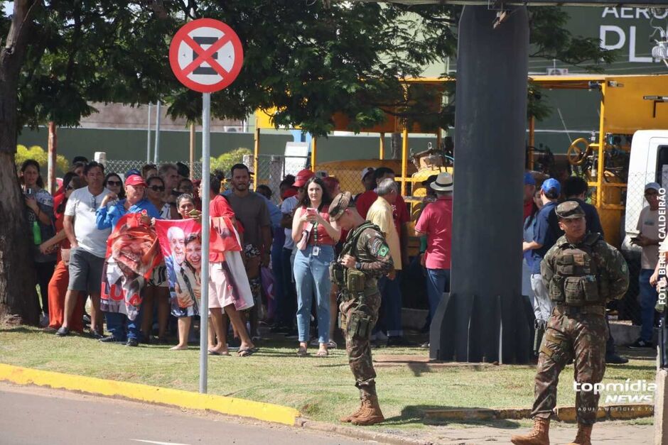 O presidente deve chegar ainda na tarde deste domingo 