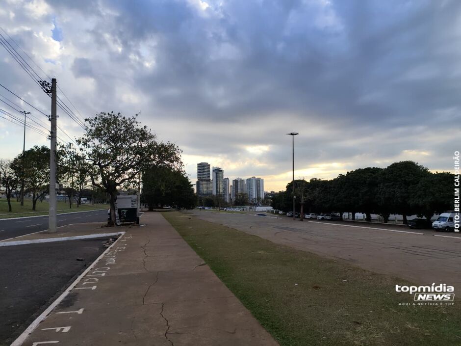 Segunda come&ccedil;a com sol, mas MS pode ter tempestades e ventos fortes