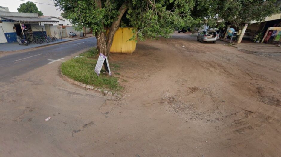 Homem &eacute; esfaqueado durante briga em bar e fica em estado grave no Tiradentes