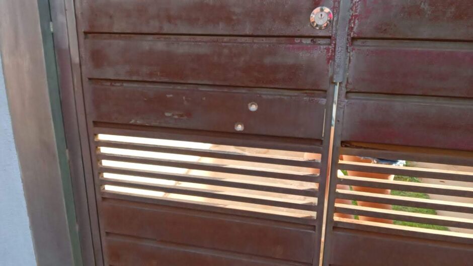 Homem &eacute; impedido de entrar em oficina e arromba estabelecimento em Campo Grande