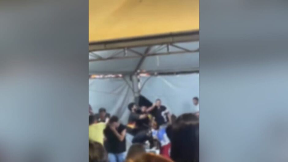 Briga destruiu barraco em festa de P&aacute;scoa