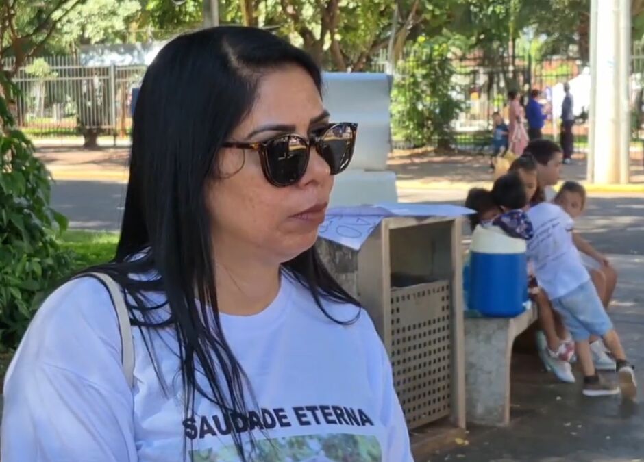 Fam&iacute;lia v&ecirc; descaso em morte de garoto 