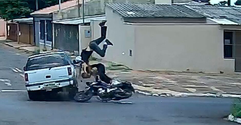 Sem saber mais o que fazer, os moradores pedem ajuda para resolver o problema. 