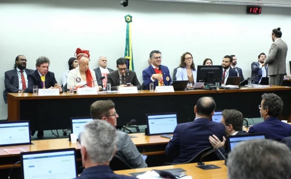 Texto ser&aacute; votado em plen&aacute;rio