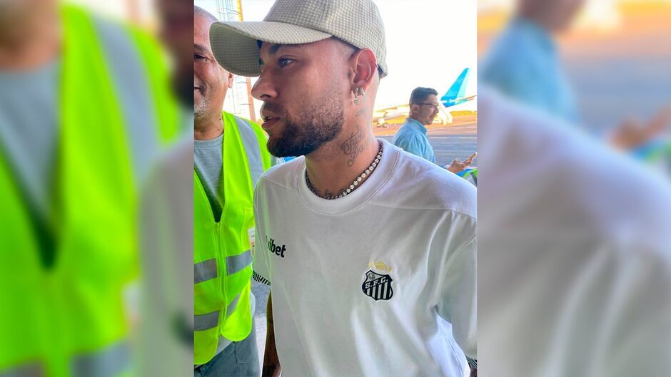 Neymar foi recebido por multid&atilde;o 
