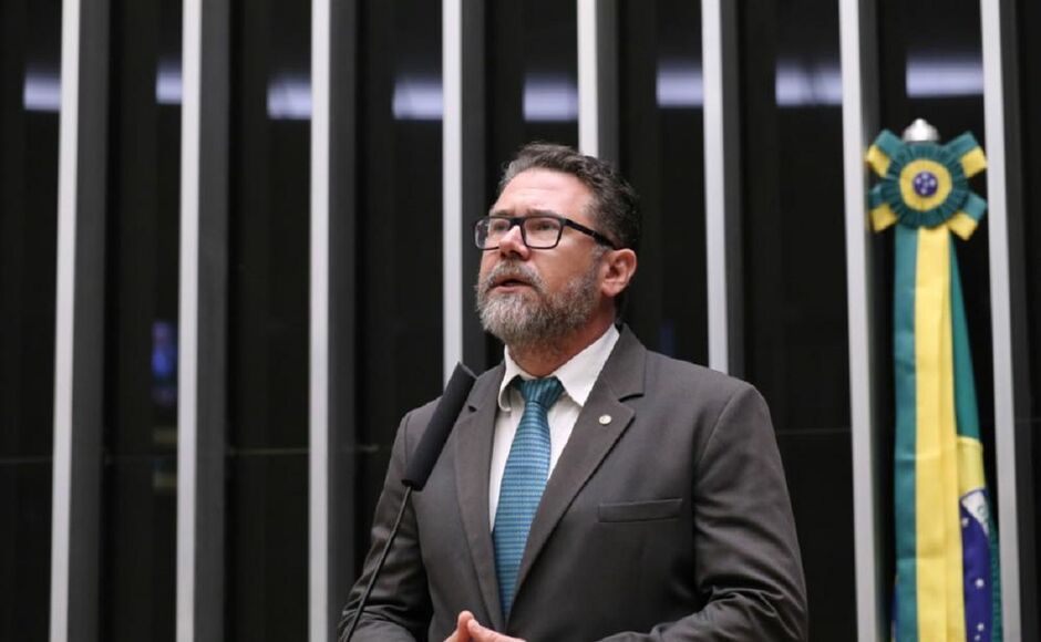 Pollon fez lei com mais dois deputados