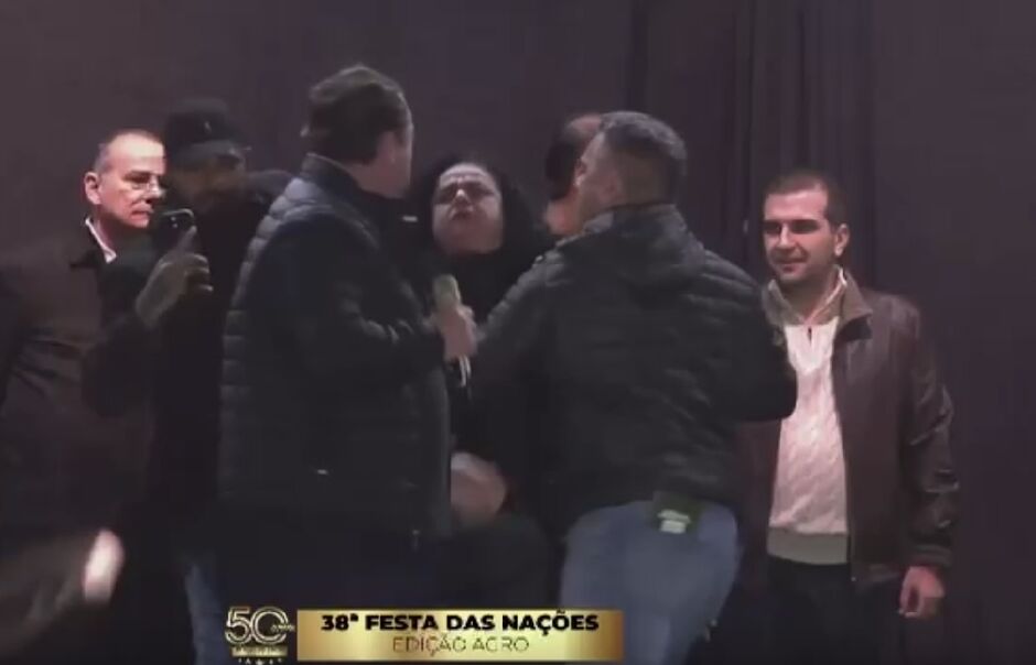 Vereadora atacou deputado por tr&aacute;s 