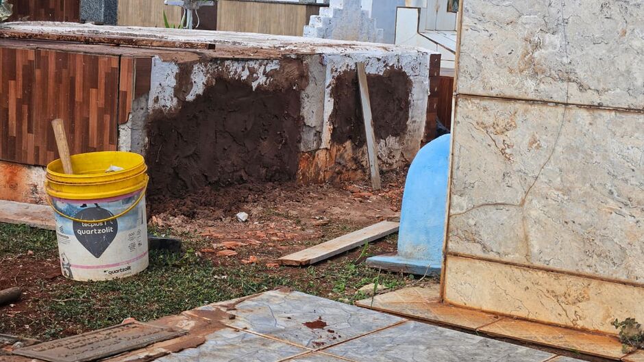 Luto duplo: fam&iacute;lia de beb&ecirc; morto com suspeita de maus-tratos enterrou bisav&ocirc; materno um dia antes