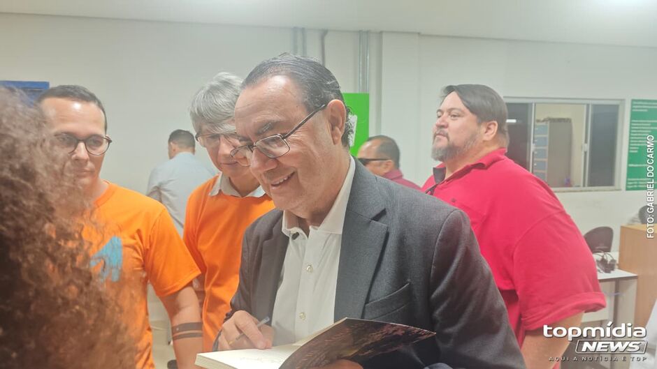 Augusto Cury, escritor e pr&eacute;-candidato a presid&ecirc;ncia, esteve em Campo Grande
