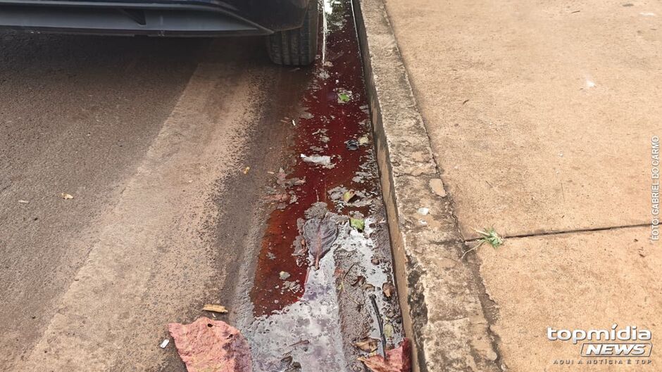 Cruzamento amanhece coberto de sangue ap&oacute;s acidente fatal com ciclista na Bandeirantes (v&iacute;deo)