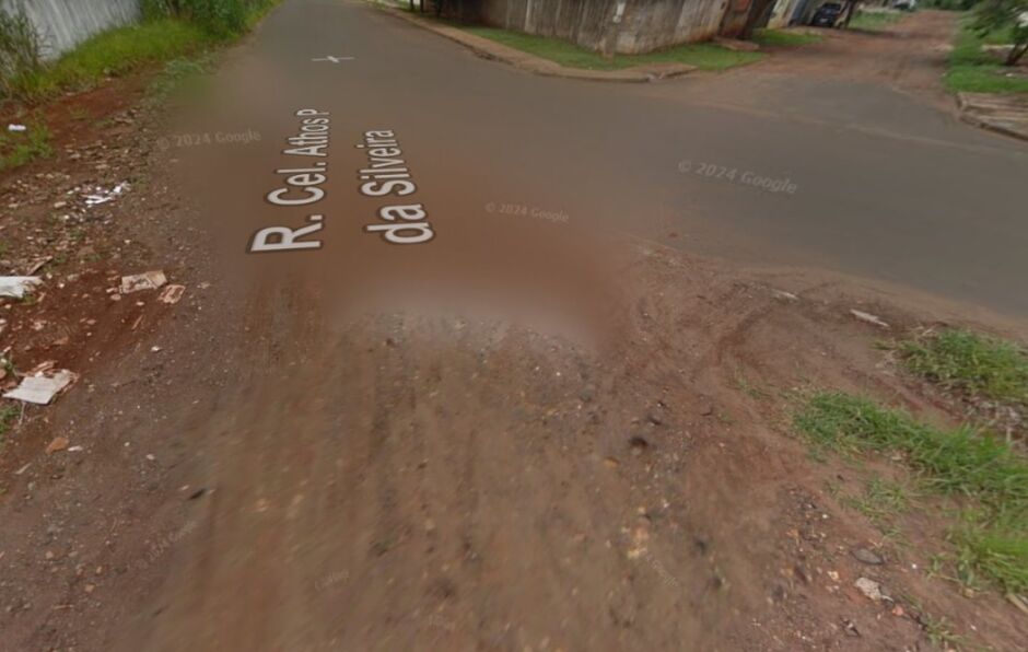 Motorista b&ecirc;bado entra em discuss&atilde;o por urinar na rua e bate em carro de fam&iacute;lia no S&atilde;o Conrado