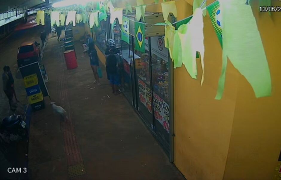 Jovem ficou em estado grav&iacute;ssimo em atentado