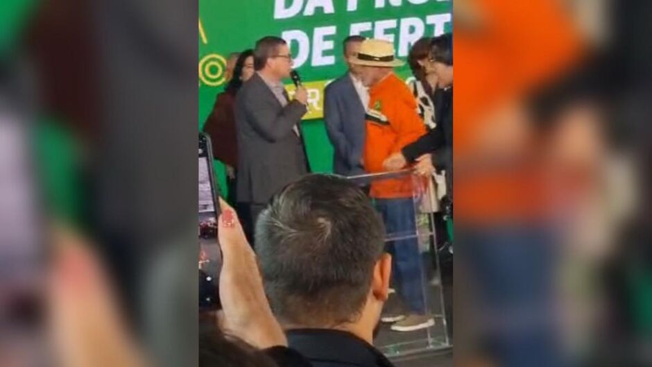 Prefeito foi vaiado em Tr&ecirc;s Lagoas