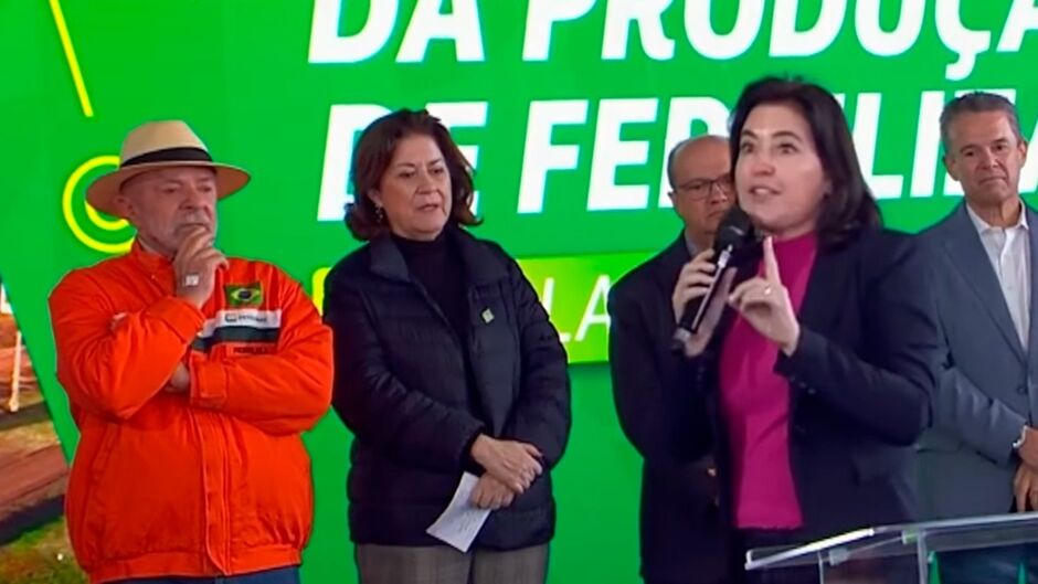 Lula chorou com homenagem de Simone