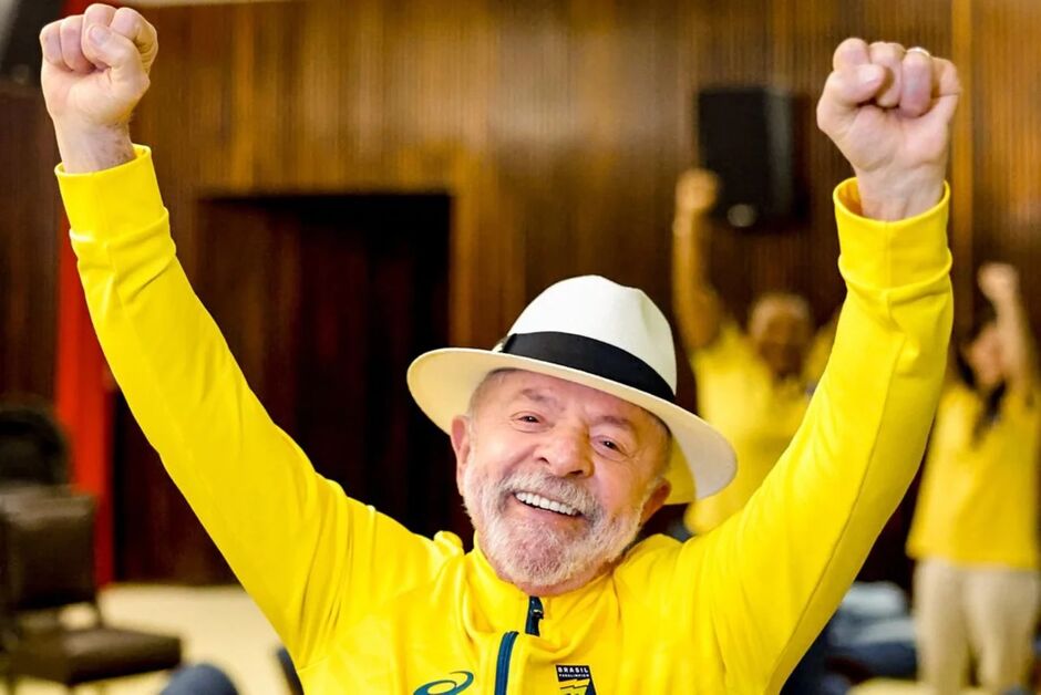 Presidente assistiu com Janja e ministros