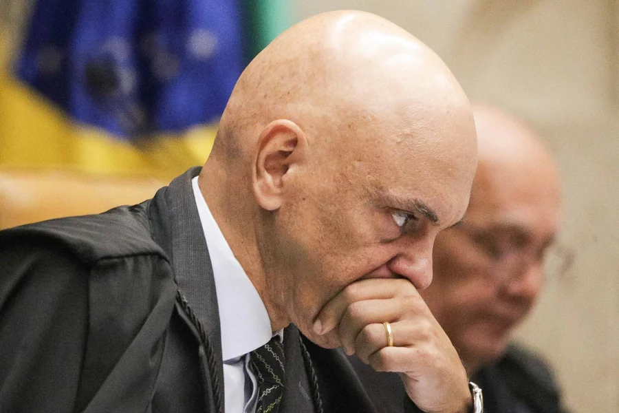 Moraes seria suspeito para atuar no caso