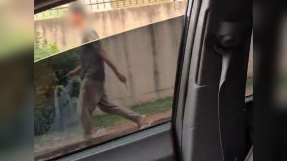 Den&uacute;ncias apontam que ele fica circulando pela regi&atilde;o e pedindo dinheiro