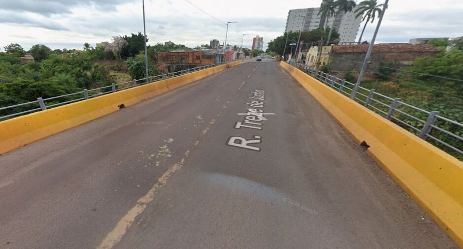 Mulher trans &eacute; encontrada morta em im&oacute;vel abandonado em Corumb&aacute;