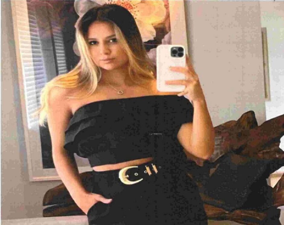 Rhayane era laranja por meio de gr&aacute;fica 