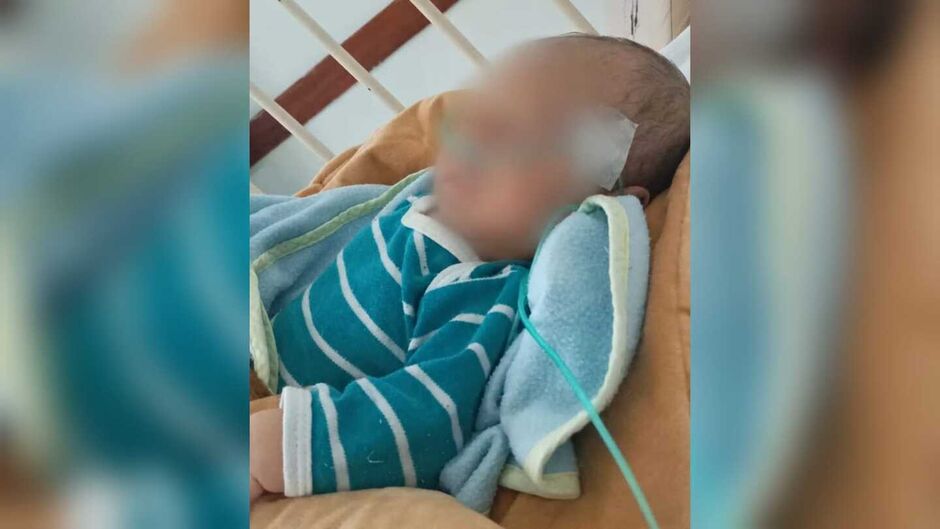 Beb&ecirc; est&aacute; internado desde a noite de ontem