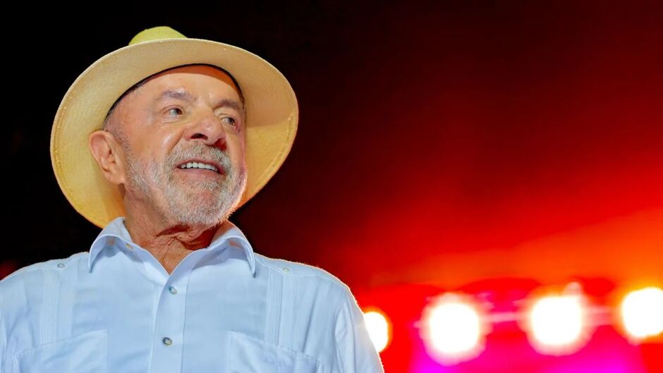 Ministro da Fazenda acompanha Lula 