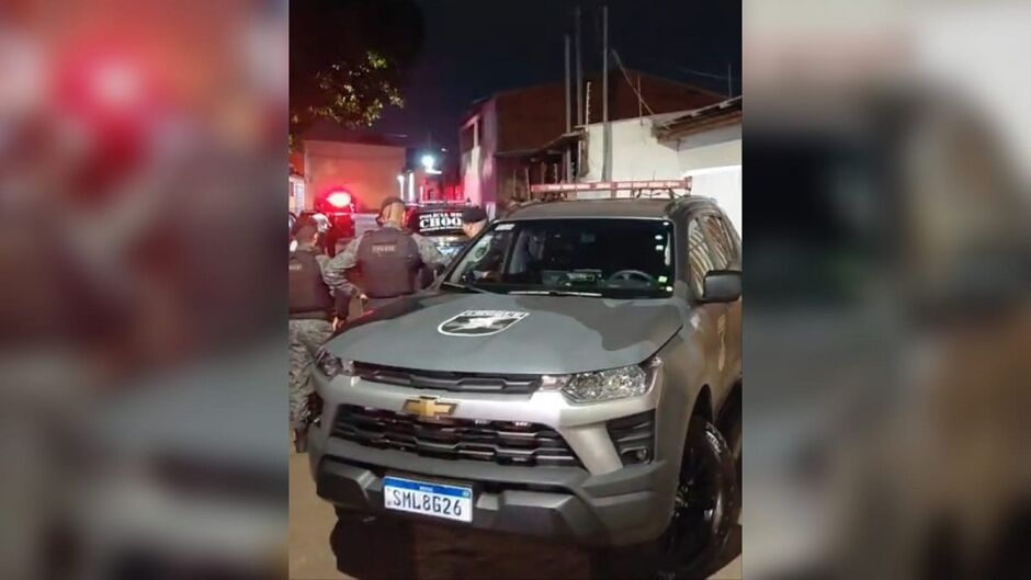 Suspeito estava armado com faca 