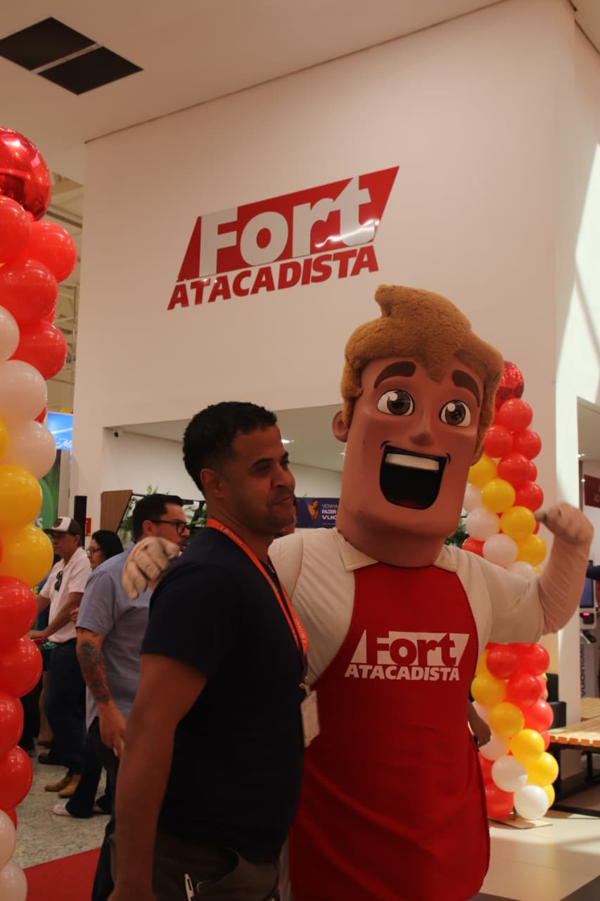 Clientes madrugaram para aproveitar ofertas de inaugura&ccedil;&atilde;o do Fort Nasser