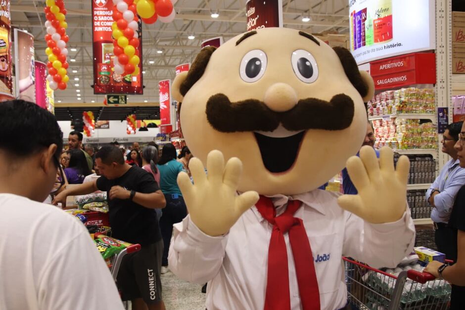 Clientes madrugaram para aproveitar ofertas de inaugura&ccedil;&atilde;o do Fort Nasser