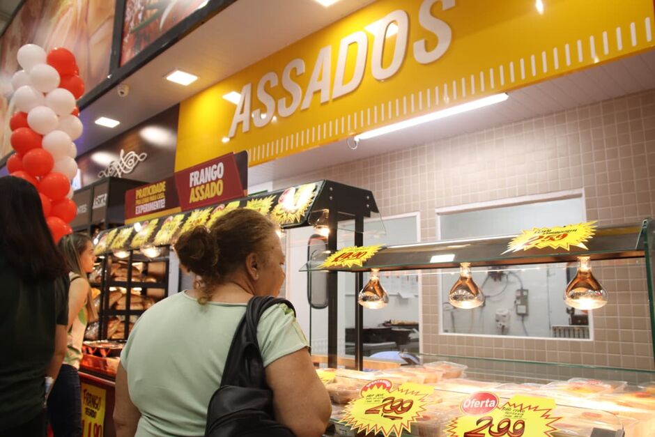 Clientes madrugaram para aproveitar ofertas de inaugura&ccedil;&atilde;o do Fort Nasser