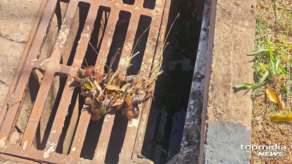 Bueiros vivem com &aacute;gua parada no Montevid&eacute;u