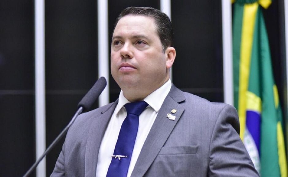 Nogueira quer reduzir benef&iacute;cios 
