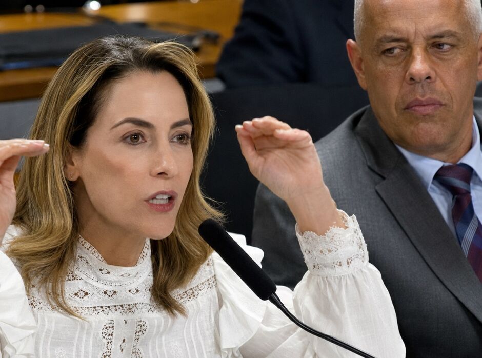 Senadora levantou suspeitas h&aacute; um ano 