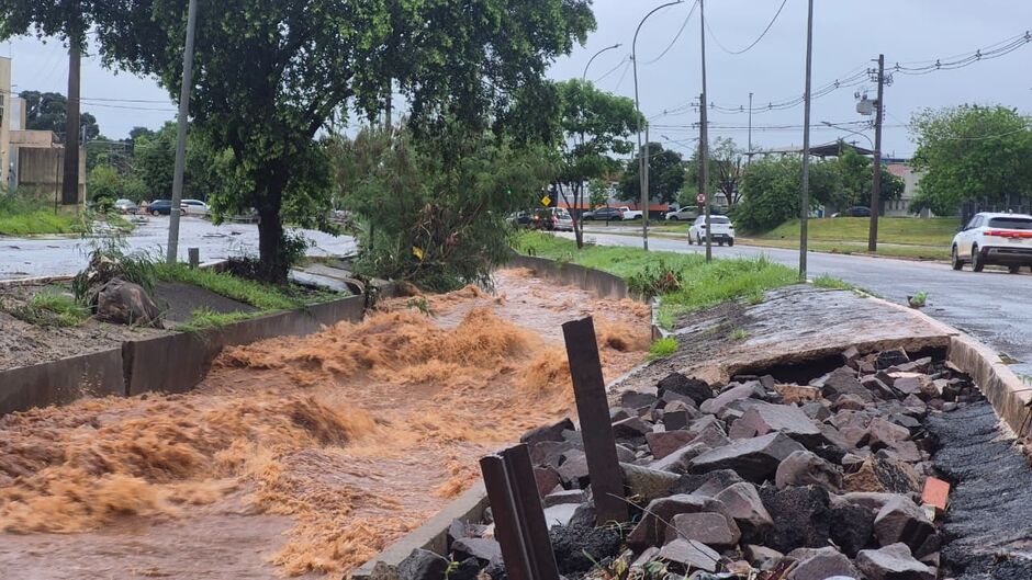 Chuva levou prote&ccedil;&atilde;o contra eros&atilde;o