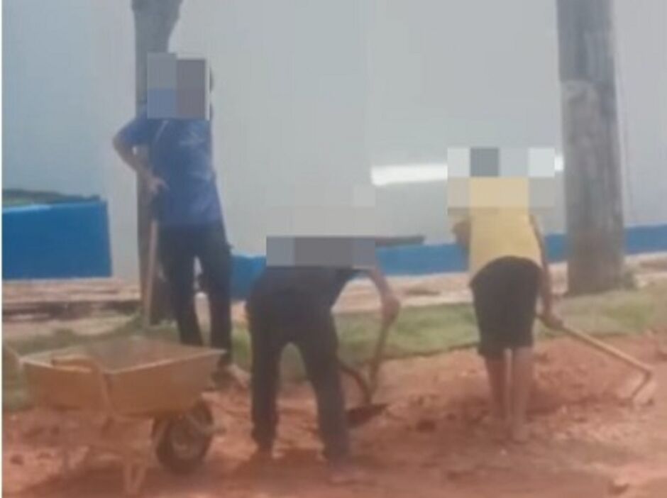 Crian&ccedil;as seriam alunas da escola 
