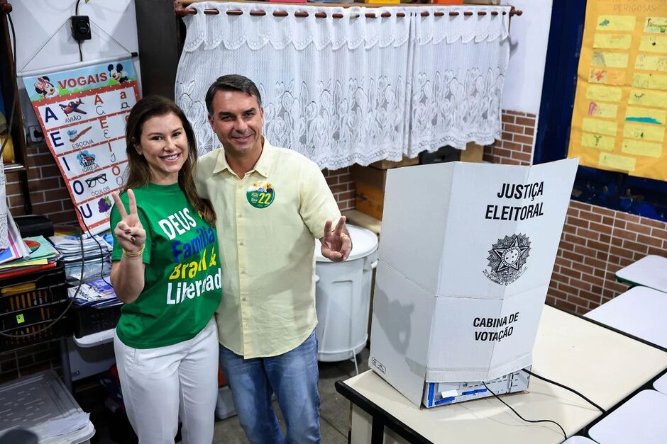 Fl&aacute;vio come&ccedil;a &agrave; frente na apura&ccedil;&atilde;o 