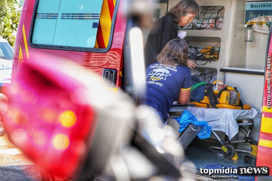 Vítimas foram socorridas pelos bombeiros