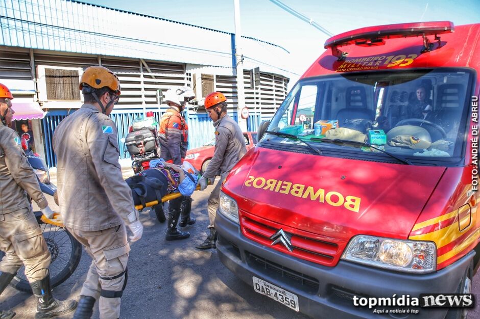 Vítimas foram socorridas pelos bombeiros