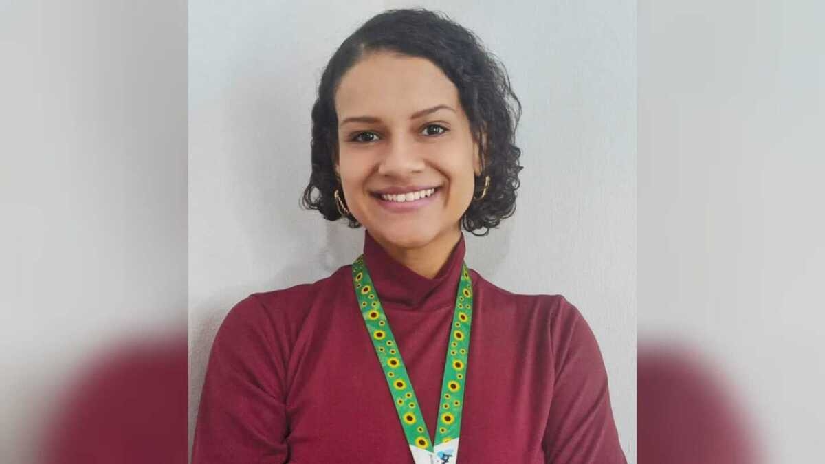 Digital influencer, Débora Freitas palestra sobre Síndrome de Tourette ...