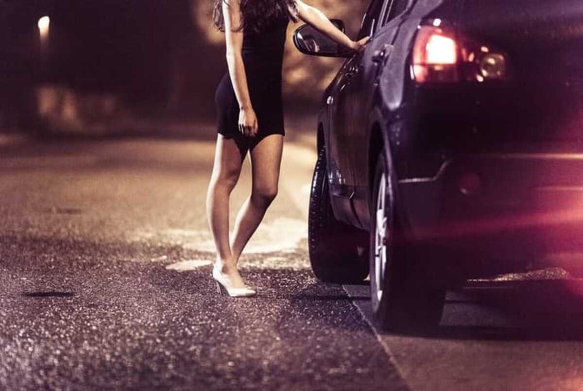 Travesti leva tiro durante negociação de programa e fica com bala alojada no abdômen