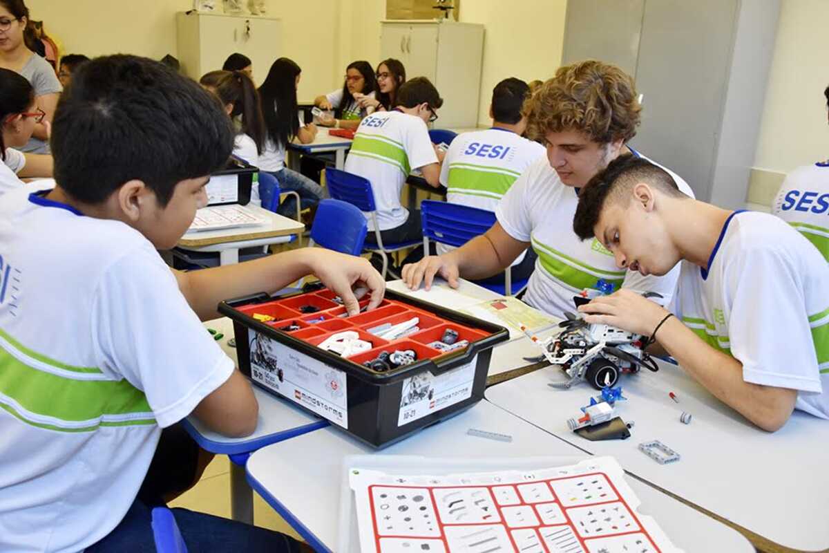 Robótica em escolas inspira alunos a desenvolverem protótipos e ...
