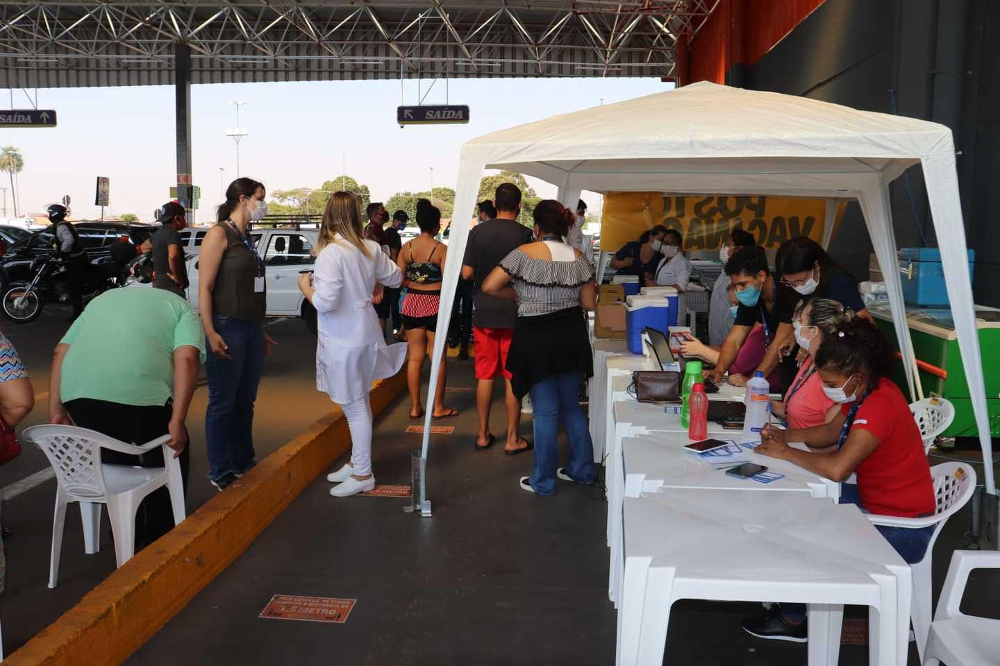 Vacinação teve grande público em atacadista