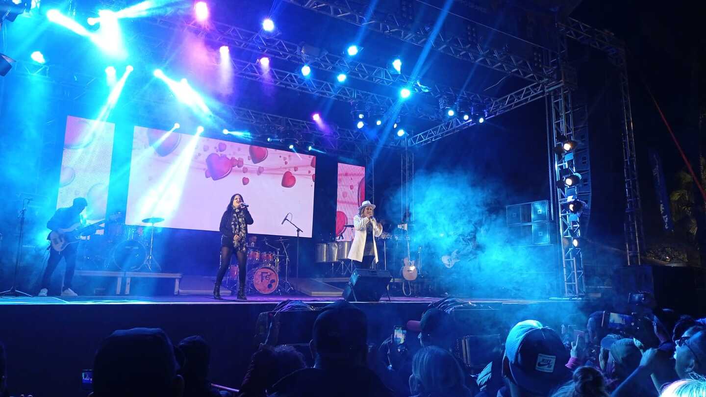 A dupla subiu ao palco &agrave;s 20 horas
