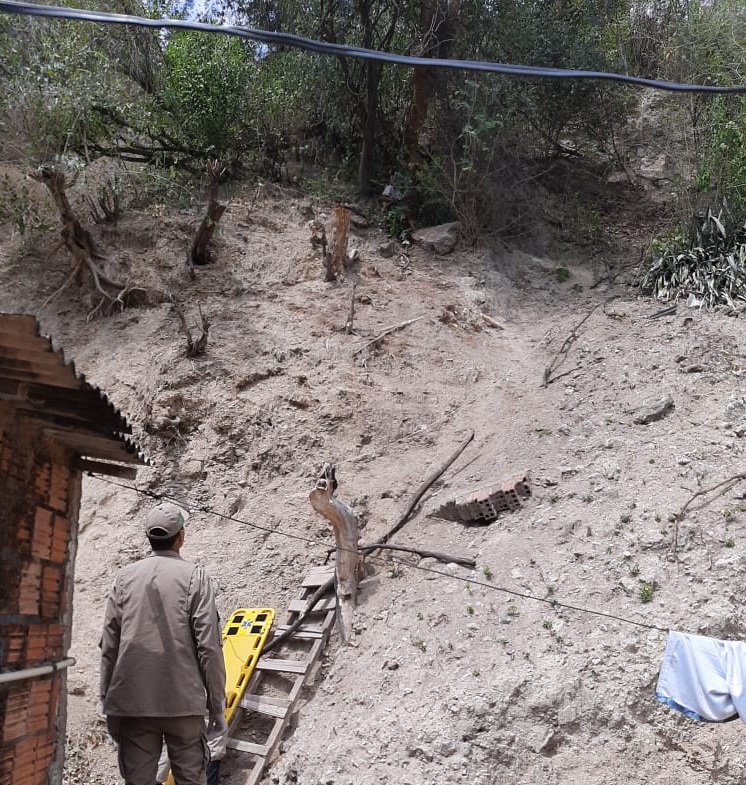 Terreno dificultou resgate de idoso 