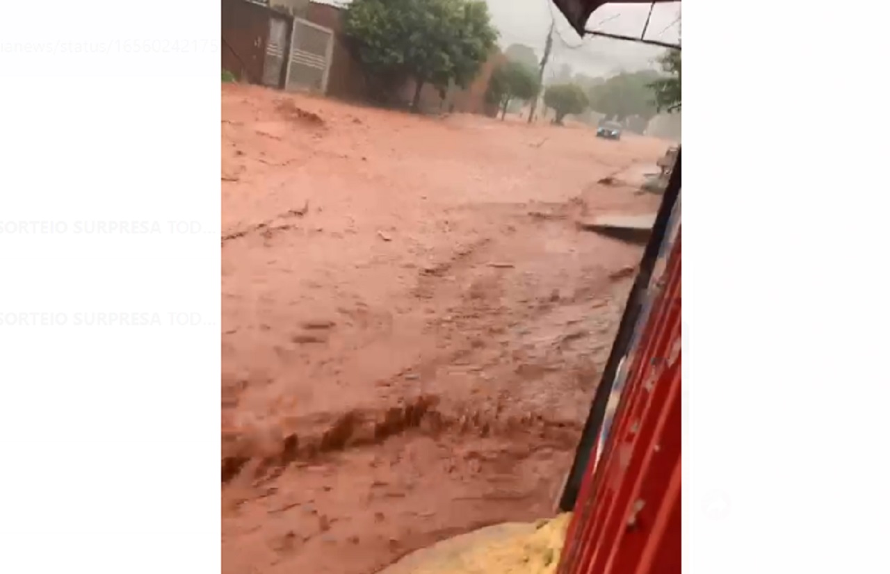 Chuva forte atingiu região norte da cidade 
