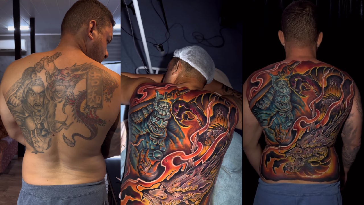 Mestre feminino faz tatuagem nas costas para cliente masculino no