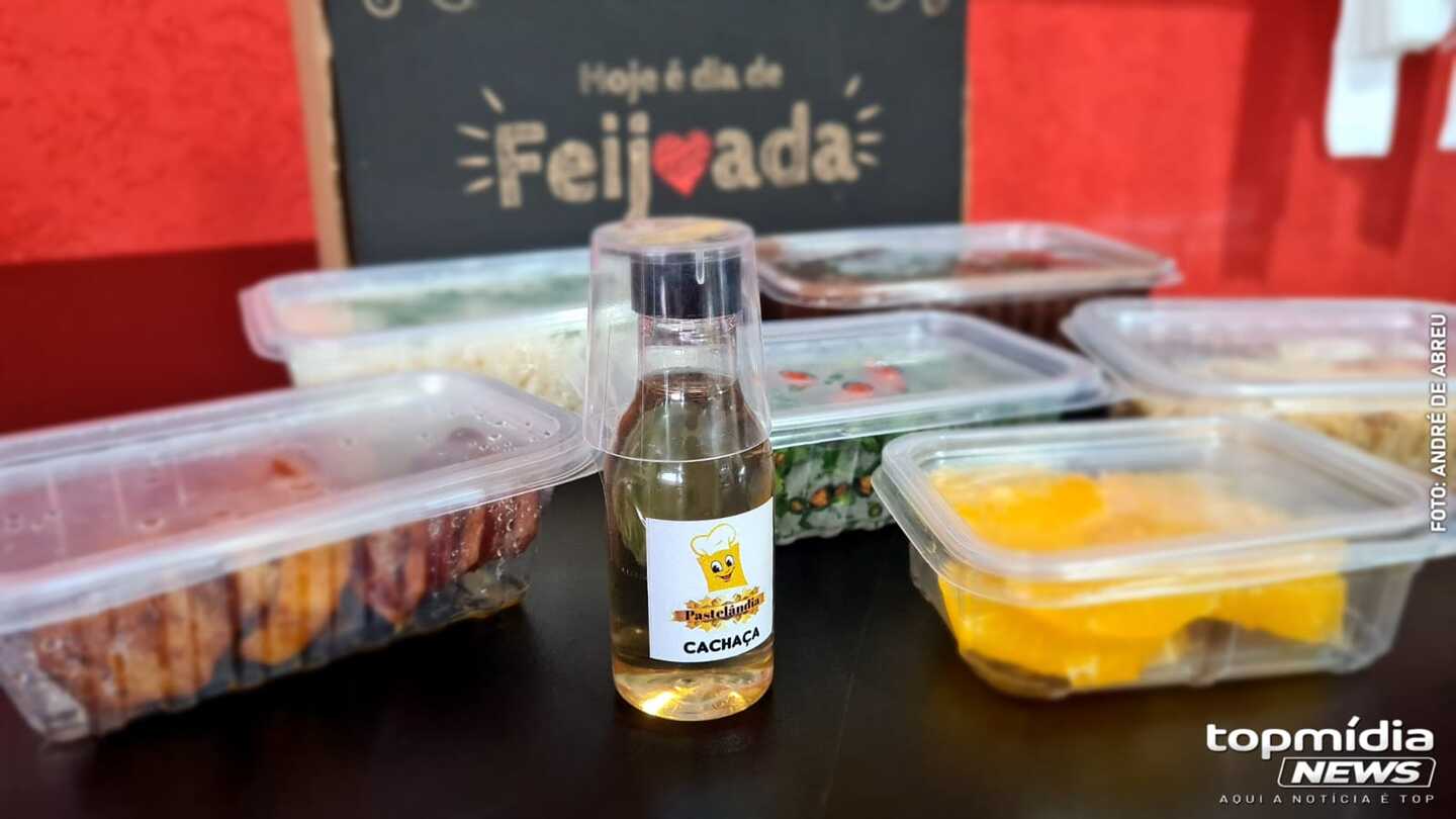 A feijoada é uma delícia e tem opções para uma, duas ou mais pessoas 