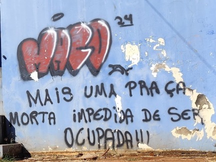 Relatos de violência, mau cheiro e insegurança são constantes