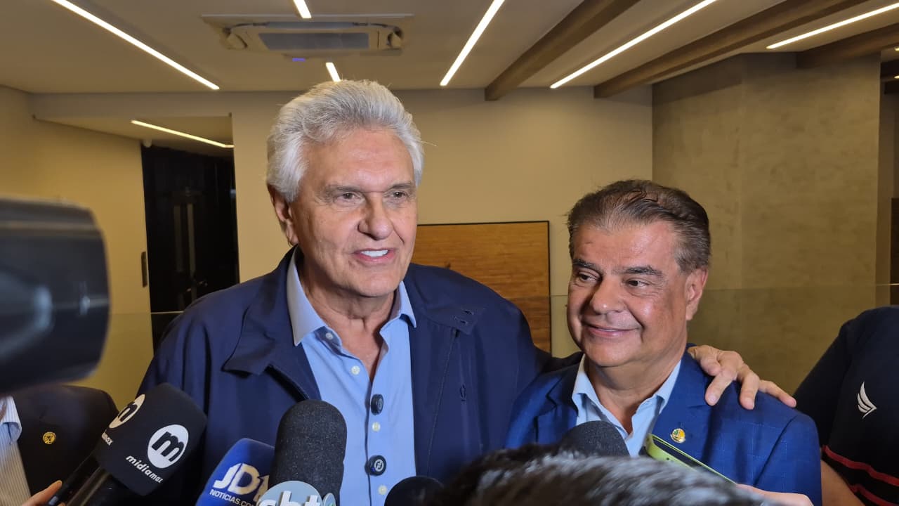 Caiado ignora crise de Fl&aacute;vio Bolsonaro 