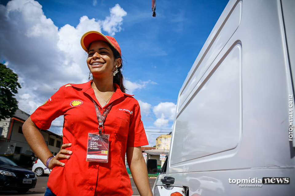 Em Posto Com Sete Frentistas Mulheres Desafio Do Preconceito é Diário Mas Trabalho é Igual 